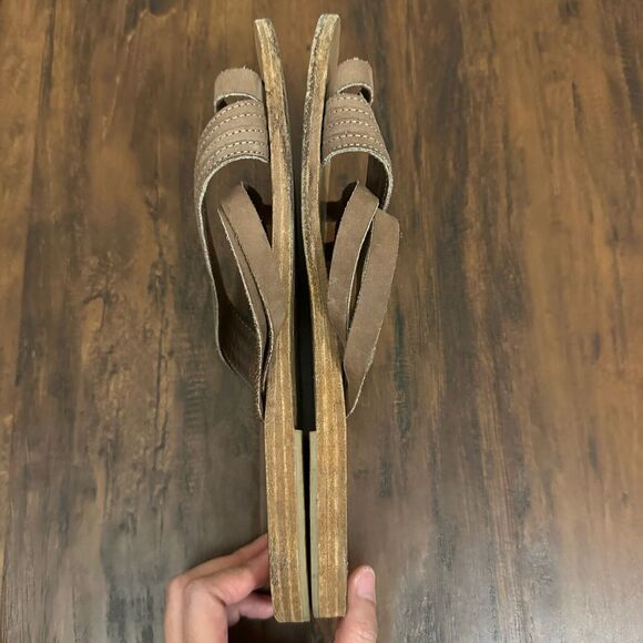 VALIA GABRIEL Sandals Taupe Leather Toe-Ring Flat Slide - Picture 6 of 10